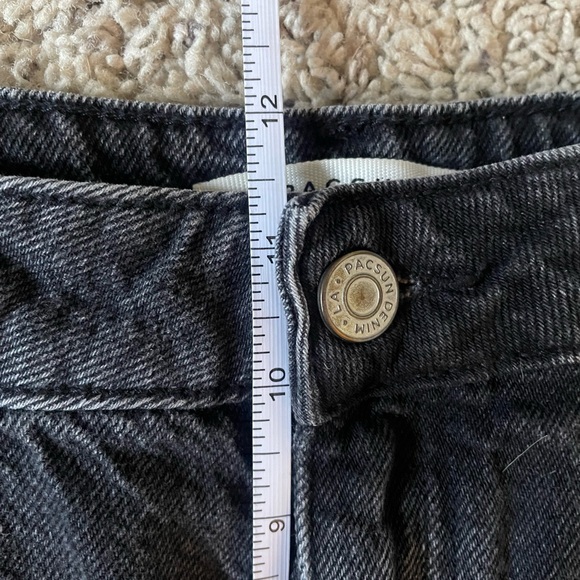 PacSun black denim Mom short - Picture 5 of 6